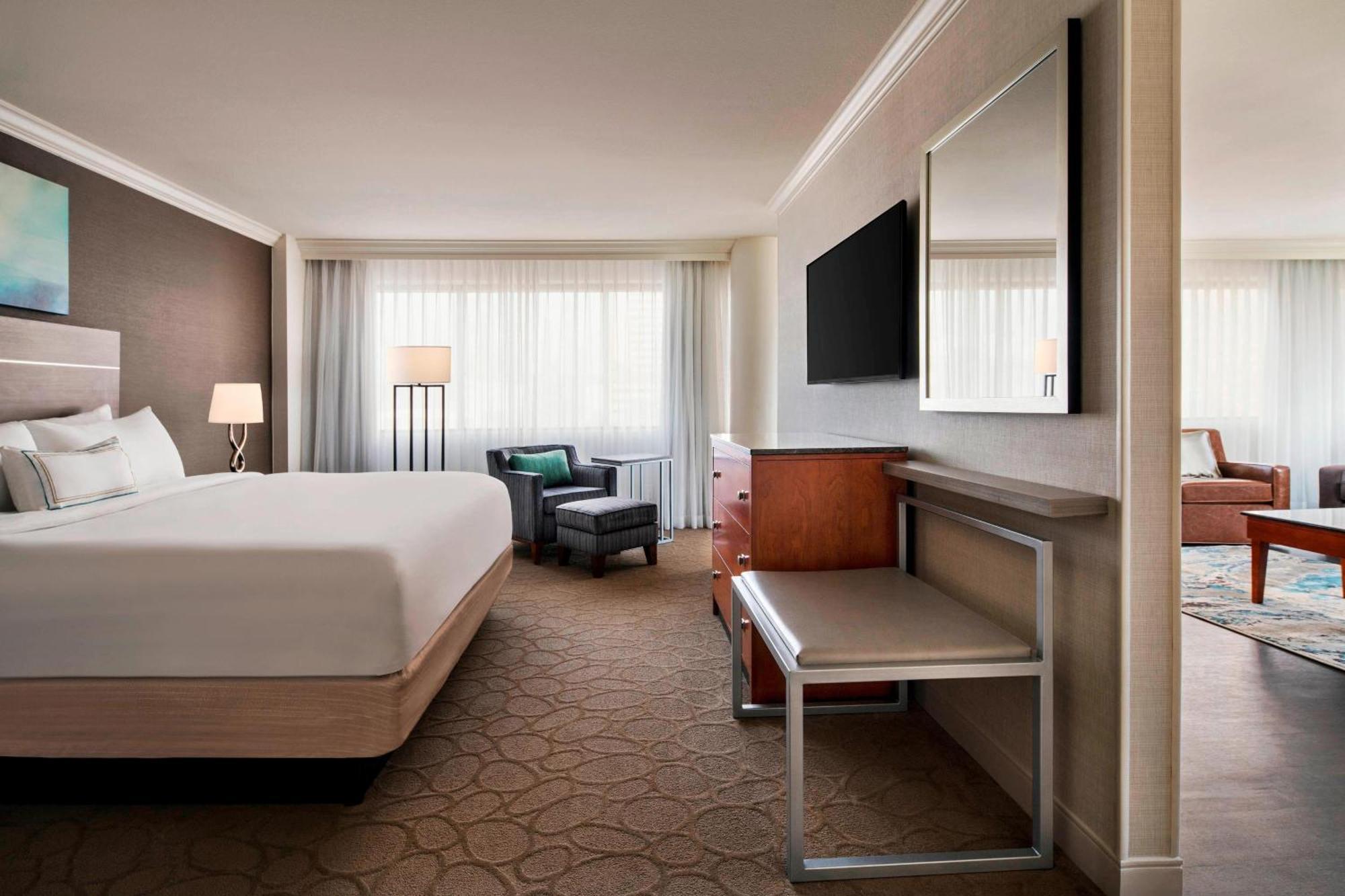 Delta Hotels By Marriott Richmond Downtown Экстерьер фото