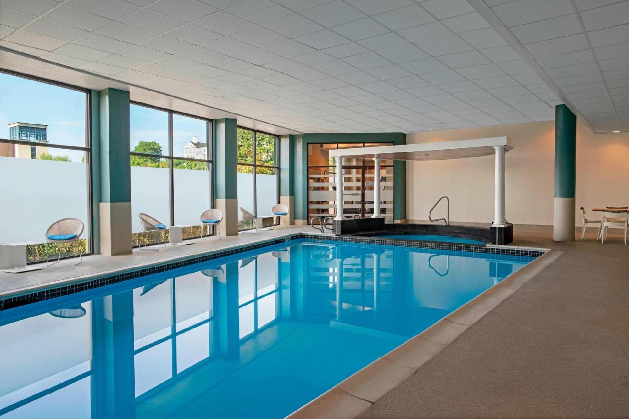 Delta Hotels By Marriott Richmond Downtown Экстерьер фото