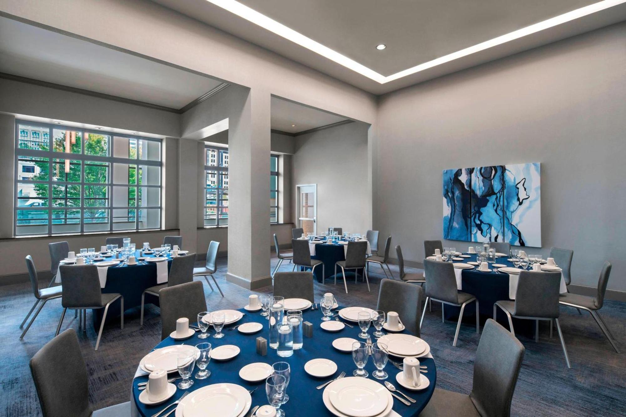 Delta Hotels By Marriott Richmond Downtown Экстерьер фото