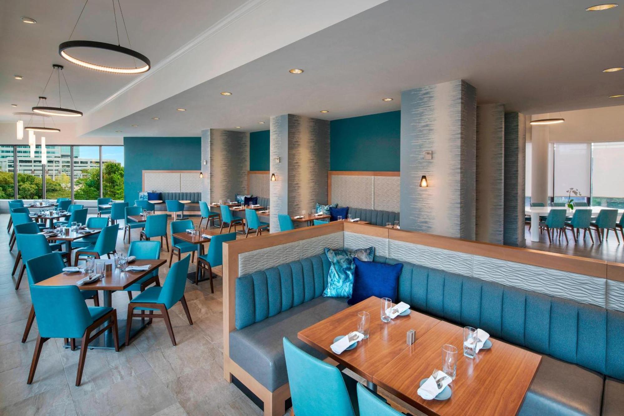 Delta Hotels By Marriott Richmond Downtown Экстерьер фото