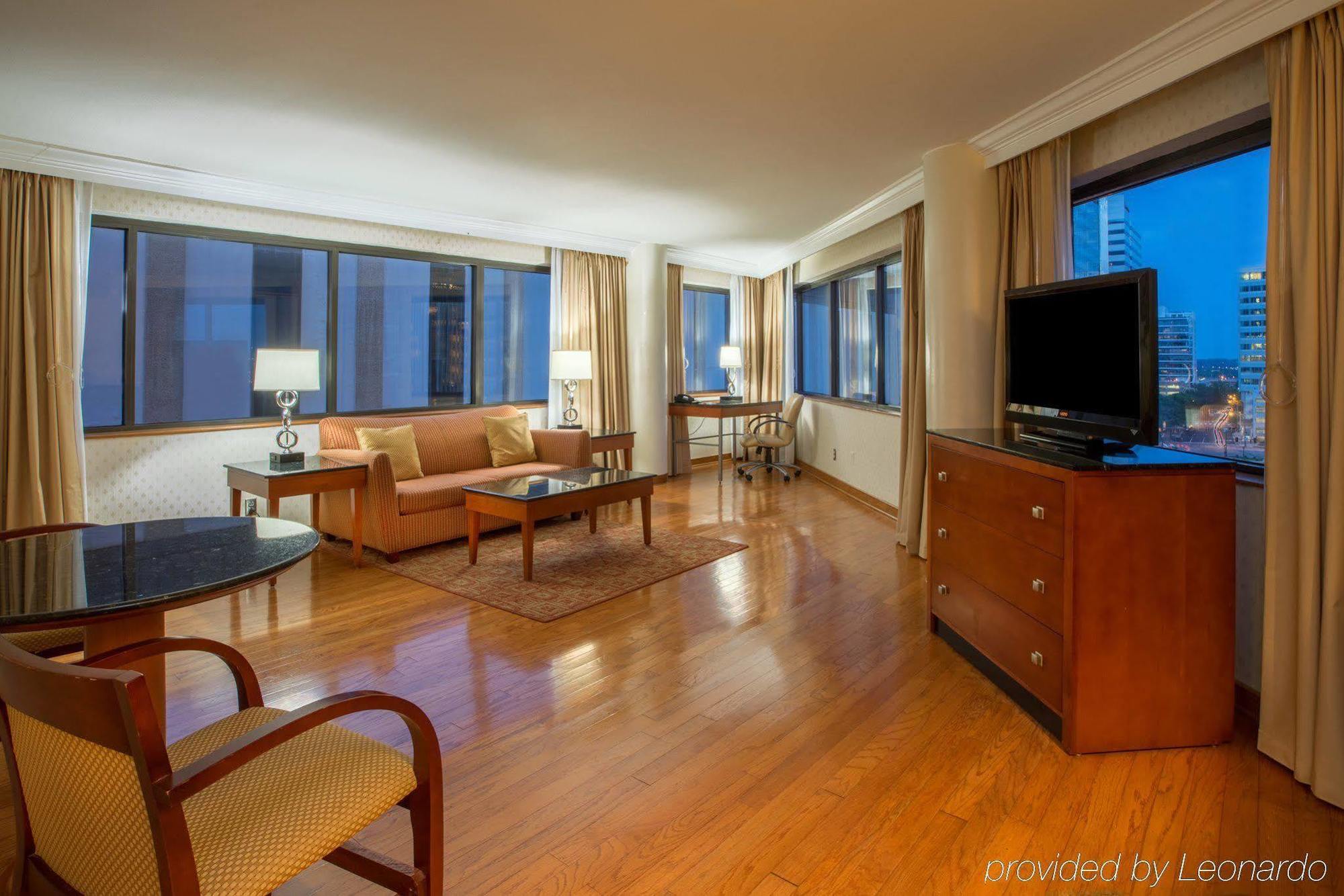 Delta Hotels By Marriott Richmond Downtown Экстерьер фото